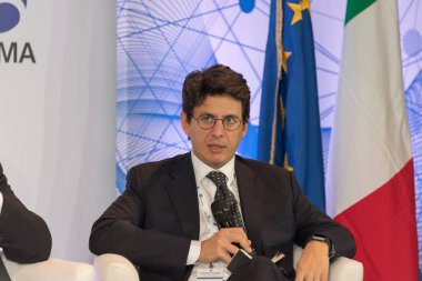 Milano, İtalya - 6 Kasım 2017 - Görüntü G7 'nin en önemli anlarından birini yakalıyor