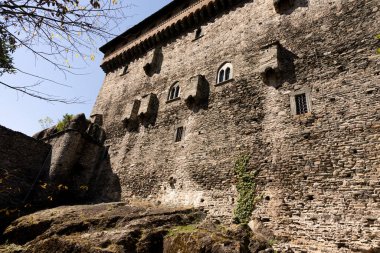 Verres Şatosu, İtalya 'nın Aosta Vadisi' nde bulunan heybetli bir ortaçağ kalesi.