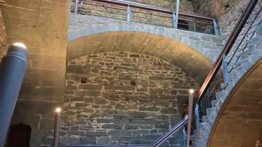 Verres Şatosu, İtalya 'nın Aosta Vadisi' nde bulunan heybetli bir ortaçağ kalesi.