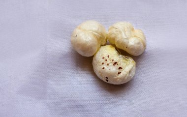 Fox Nuts, Makhana olarak da bilinir. Nilüfer tohumları. kamal ka phool. Hint usulü kızartma konsepti. seçici odak