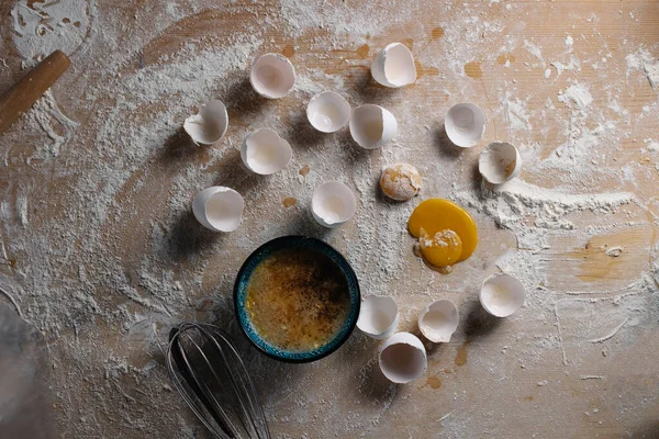Beginning Making Dumplings Broken Eggs Flour Wooden Board Kneading Dough — Stock Photo, Image
