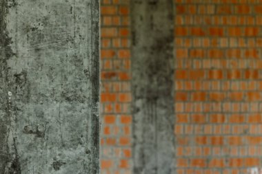 Evin inşaatında zemin levhaları. Çok katlı bir binanın temeli, tavanlar, taşıyıcı duvarlar..