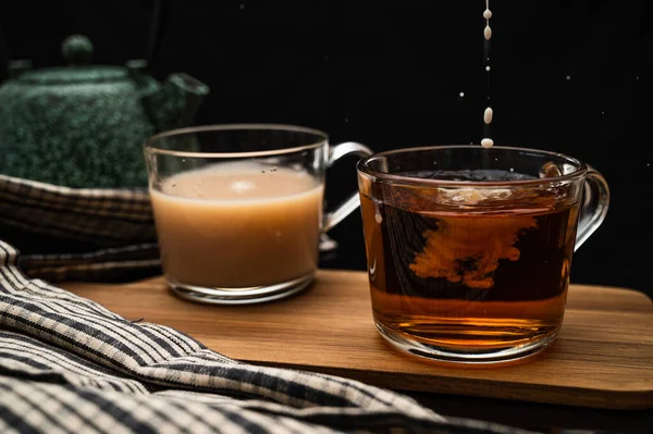 Gesunder Tee Durchsichtige Tasse Gegossen Teekanne Zitrone Ingwer Kardamom Heidekrautbüschel — Stockfoto