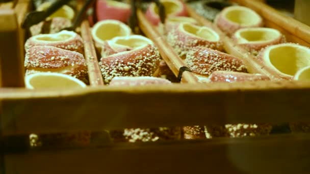 National Czech Trdelnik Sweet Delicacy Prepared Street Fresh Baked Trdelnik – stockvideo