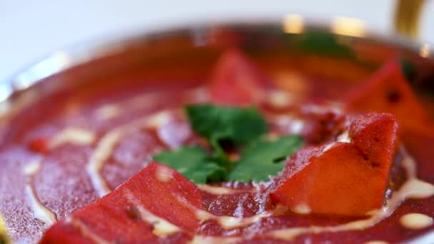 Pollo Indio Tradicional Tikka Masala Carne Picante Curry Comida Sartén — Vídeos de Stock