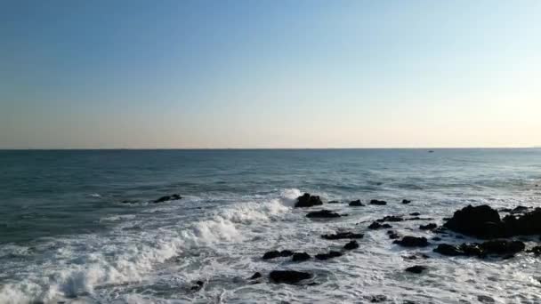 Blue Sky Waves Reefs Ganjeolgot Ulsan Korea High Quality Footage — Stock Video