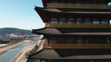 Güney Kore, Gyeongju 'da Budizm Pagoda Havacılık Hareketi manzarası. Yüksek kalite 4k görüntü
