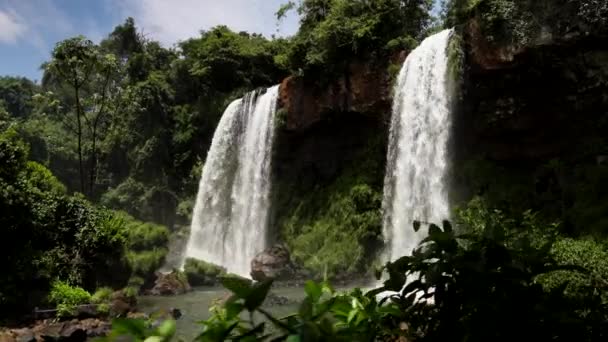 Twin Falls Steady View Iguazu Falls Argentina Side Vysoce Kvalitní — Stock video