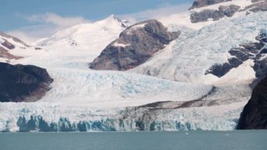 Arjantin Gölü 'ndeki Spegazzini Buzulu, Los Glaciares Ulusal Parkı, Santa Cruz Eyaleti, Patagonya, Arjantin. Yüksek kalite 4k görüntü