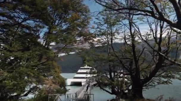 Spgazzini氷河の港のボートへの道Los Glaciares国立公園 パタゴニア 高品質4K映像 — ストック動画