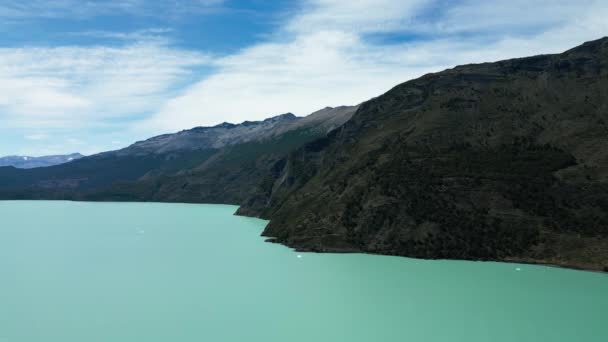 Vista Aérea Una Laguna Azul Del Lago Argentino Chalten Patagonia — Vídeos de Stock