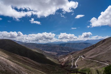 Hornocal Serrania manzarası, deniz seviyesinden 4761 metre yukarıda, Humahuaca. Yüksek kalite fotoğraf
