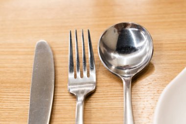 Kaşık, çatal ve bıçak Güney Kore 'de izole edilmiş yemek servisi. Yüksek kalite fotoğraf