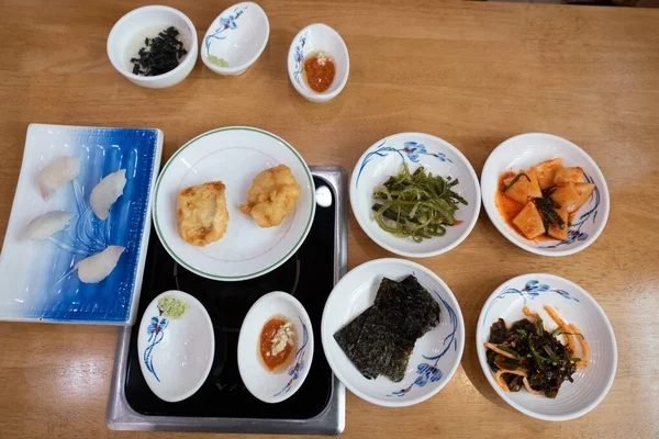 Korean Table Dhote Gegeten Een Traditioneel Koreaans Restaurant Hoge Kwaliteit — Stockfoto