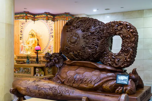 宗教寺庙里的打击乐器木鱼 高质量的照片 免版税图库照片