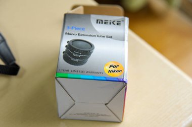 Fuji-shi, Shizuoka-ken, Japonya - 27 Ekim 2019: Nikon için MEIKE Macro Uzatma Tüneli.