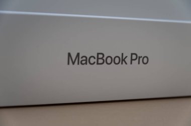Fuji Şehri, Shizuoka-Ken, Japonya - 22 Ocak 2022: MacBook Pro m113 inç 2020.