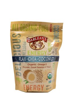 Fuji Şehri, Shizuoka Bölgesi, Japonya - 14 Nisan 2024: Flax-Chia-Coconut Blend 340 g ek Barlean 's. Beyaz arkaplanda izole.