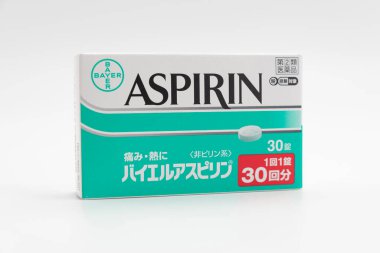 Fuji Şehri, Shizuoka Bölgesi, Japonya - 23 Nisan 2024: Bayer Global tarafından izole edilmiş 30 tablet Aspirin.