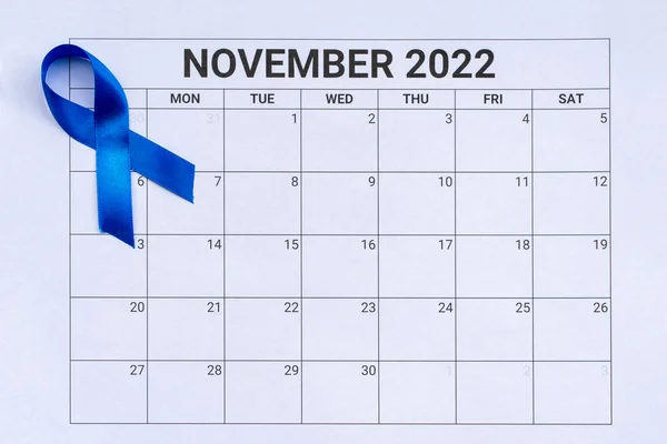 November Kalender Met Blauw Lint Symbool Van Blauw November Wereldprostaatkanker — Stockfoto