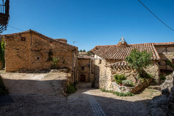 Uitzicht Traditionele Huizen Van Het Middeleeuwse Dorp Calatanazor Een Zonnige — Stockfoto