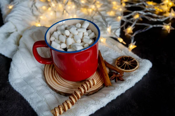 Warme Chocolademelk Met Marshmallows Warme Gezellige Kerstdrank Een Donker Houten — Stockfoto