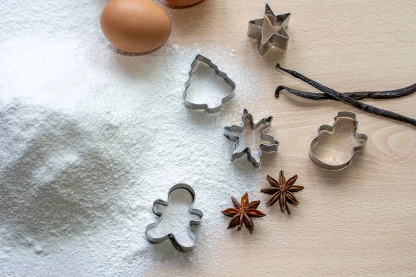 Flour Covered Table Some Ingredients Preparation Christmas Biscuits Moulds Different — Stock Photo, Image