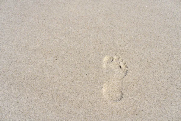 Copia Spazio Dell Impronta Sulla Spiaggia Sabbia Concetto Viaggio — Foto Stock
