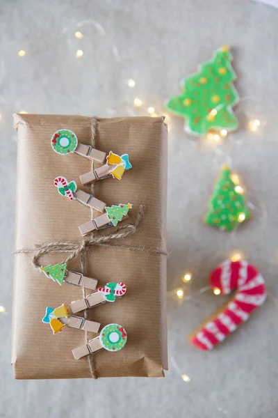 Regalo Natale Carta Kraft Biscotti Pan Zenzero — Foto Stock