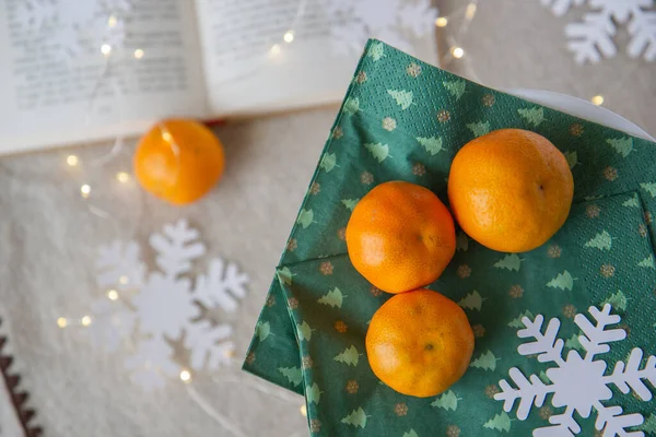 Mandarinen Auf Grünen Servietten Weihnachten — Stockfoto