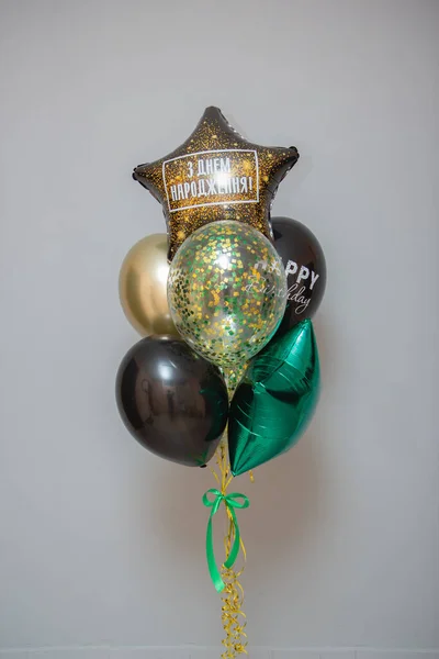 Μαύρο Και Πράσινο Μπαλόνια Λευκό Φόντο Ένα Μάτσο Μπαλόνια Επιγραφή — Φωτογραφία Αρχείου