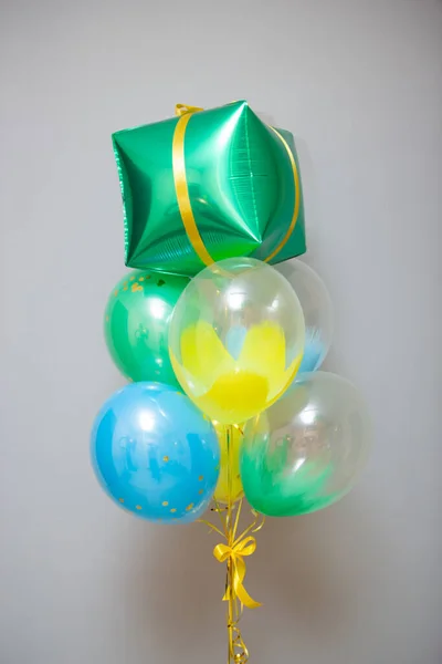 Зелені Жовті Сині Кульки Білому Тлі — стокове фото
