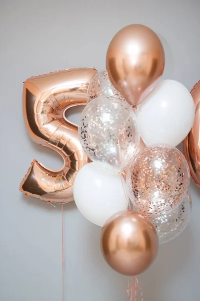 Balões Para Anos Balões Hélio Cor Ouro Rosa Fundo Branco — Fotografia de Stock
