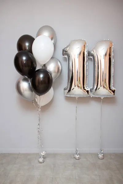 Czarne Białe Balony Srebrny Numer Urodziny — Zdjęcie stockowe