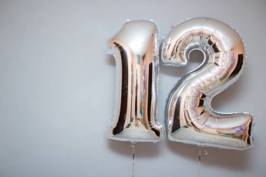 12 numaralı gümüş folyo balonları