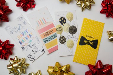 Noel kartı ve hediyeler.