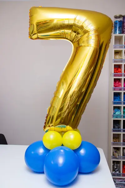 golden number 7 balloon, birthday balloon decor
