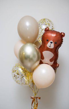 Kahverengi ayılı altın balonlar, oyuncak ayı helyum balonu.
