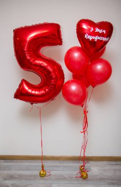 Beş numaralı kırmızı balon seti: 