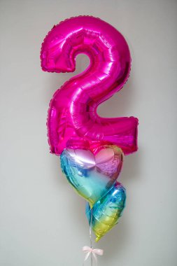 Helyum ve kalpli iki numaralı balon.