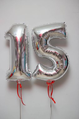 Gümüş folyo balonları 1 ve 5 numara.