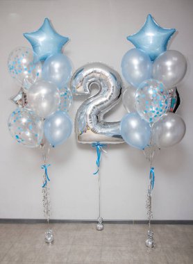 Balonlar için mavi kutu, 2 numaralı gümüş, inci balonlar, yazıt: 