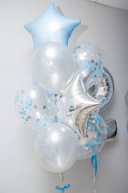 Balonlar için mavi kutu, 2 numaralı gümüş, inci balonlar, yazıt: 