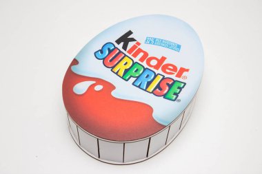 Daha nazik sürpriz doğum günü şeker kutusu