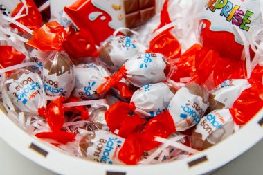 Daha nazik sürpriz doğum günü şeker kutusu