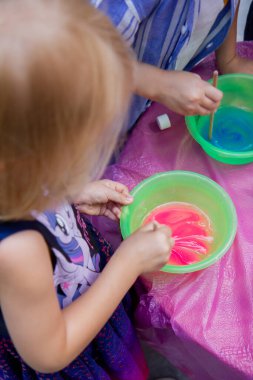 Slime Doğumgünü Master Sınıfı Yapıyor