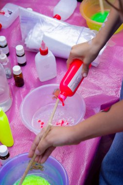 Slime Doğumgünü Master Sınıfı Yapıyor