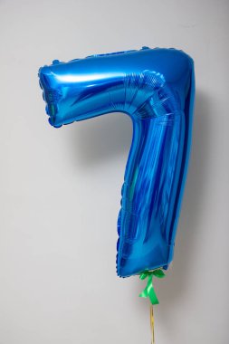 mavi numara 7 helyum balonu