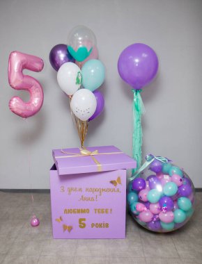 Balonlu kutu, pembe 5 numara, mor çiçekli bir kız için doğum günü süslemeleri, helyum balonları, deniz kızı kuyruğu piyatası, 