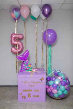 Balonlu kutu, pembe 5 numara, mor çiçekli bir kız için doğum günü süslemeleri, helyum balonları, deniz kızı kuyruğu piyatası, 